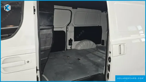 HYUNDAI STAREX VAN 3-SEATER