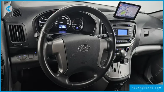 HYUNDAI STAREX VAN 3-SEATER