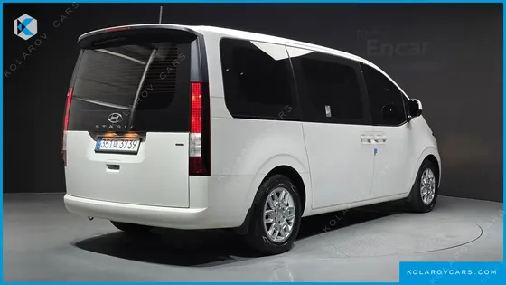 HYUNDAI STARIA 4WD TOURER 9-SEATER