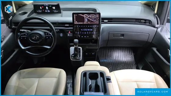 HYUNDAI STARIA 4WD TOURER 9-SEATER