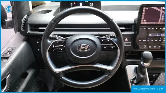 HYUNDAI STARIA 4WD TOURER 9-SEATER