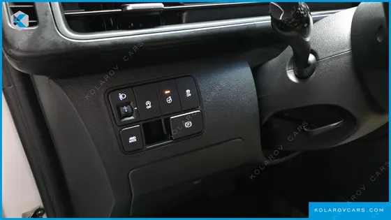 HYUNDAI STARIA 4WD TOURER 9-SEATER
