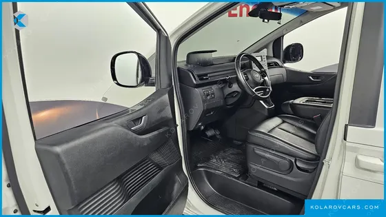 HYUNDAI STARIA CARGO 3-SEATER