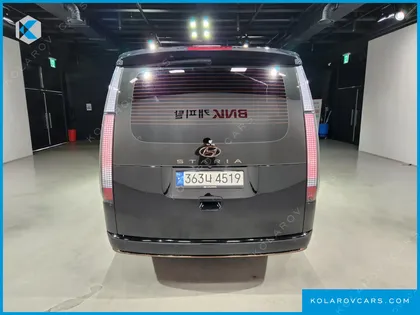 HYUNDAI STARIA LOUNGE 9-SEATER