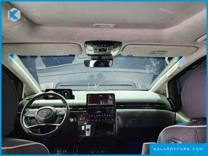 HYUNDAI STARIA LOUNGE 9-SEATER