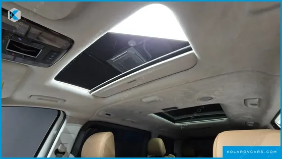 HYUNDAI STARIA 4WD LOUNGE 9-SEATER