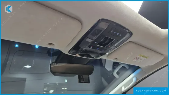 HYUNDAI STARIA 4WD LOUNGE 9-SEATER