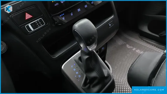 HYUNDAI STARIA TOURER 9-SEATER
