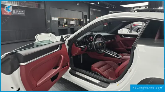 PORSCHE 911 CARRERA 4S