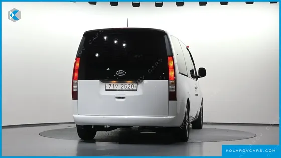 HYUNDAI STARIA TOURER 11-SEATER