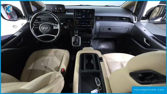 HYUNDAI STARIA TOURER 11-SEATER