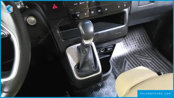 HYUNDAI STARIA TOURER 11-SEATER