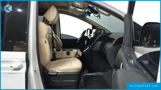 HYUNDAI STARIA TOURER 11-SEATER