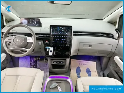 HYUNDAI STARIA 4WD LOUNGE 9-SEATER
