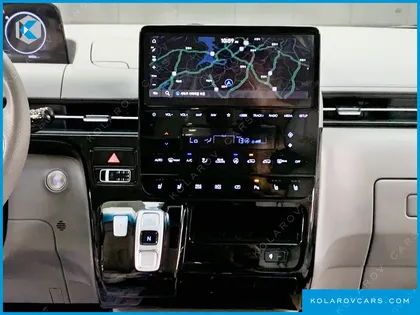 HYUNDAI STARIA 4WD LOUNGE 9-SEATER
