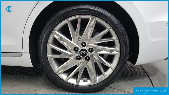 HYUNDAI GRANDEUR 3.3
