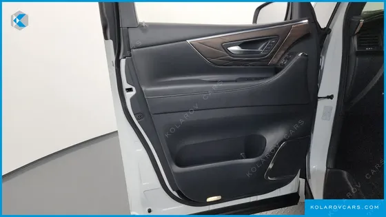 TOYOTA ALPHARD 2.5 HEV EXECUTIVE AWD