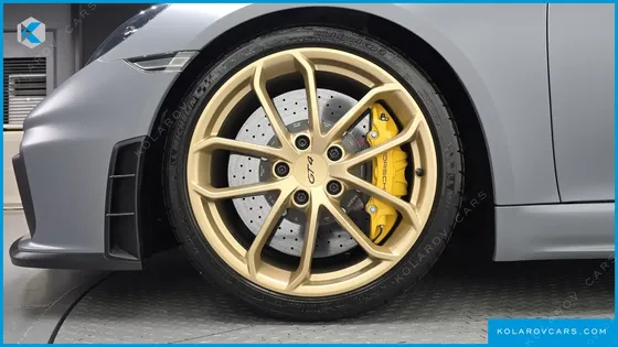 PORSCHE 718 4.0 GT4