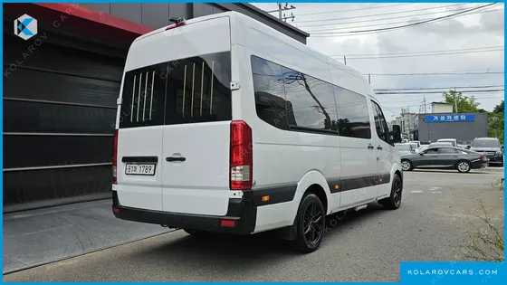 HYUNDAI SOLATI 3-SEATER VAN