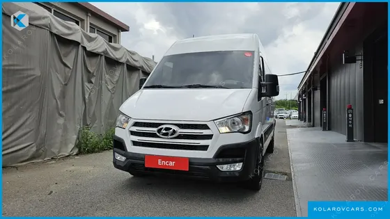 HYUNDAI SOLATI 3-SEATER VAN