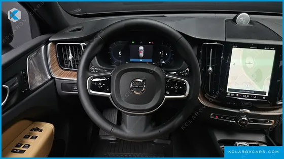 VOLVO XC60 B5 ULTRA BRIGHT