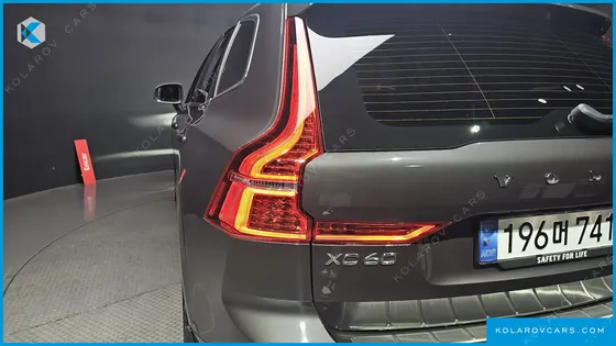 VOLVO XC60 B5 ULTRA BRIGHT