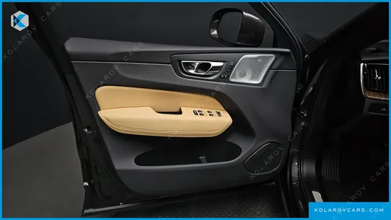 VOLVO XC60 B5 ULTRA BRIGHT