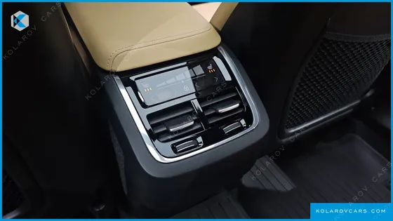 VOLVO XC60 B5 ULTRA BRIGHT