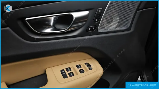 VOLVO XC60 B5 ULTRA BRIGHT