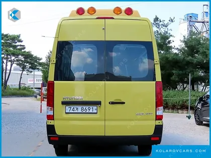 HYUNDAI SOLATI SCHOOL BUS