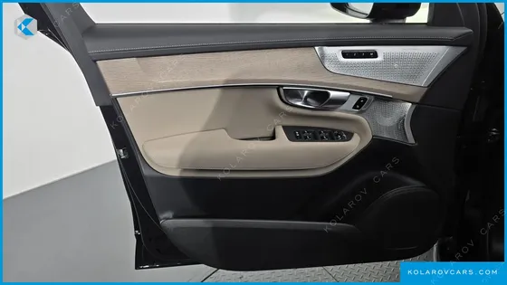 VOLVO XC90 B6 ULTRA DARK