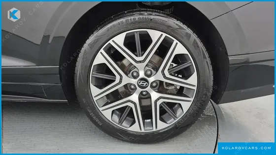 HYUNDAI GRANDEUR 2,5 GASOLINE 2WD