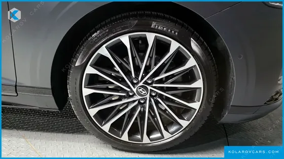 HYUNDAI GRANDEUR 3,5 GASOLINE 4WD