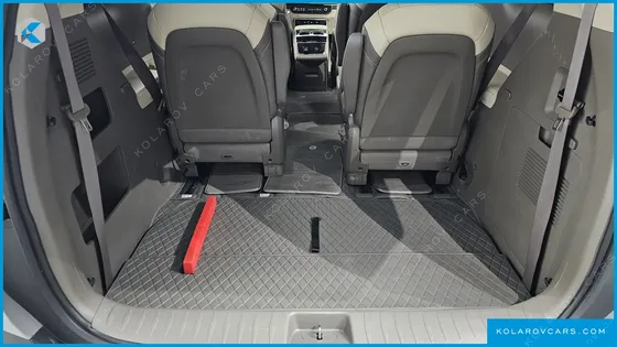 KIA CARNIVAL 9-SEATER GRAVITY