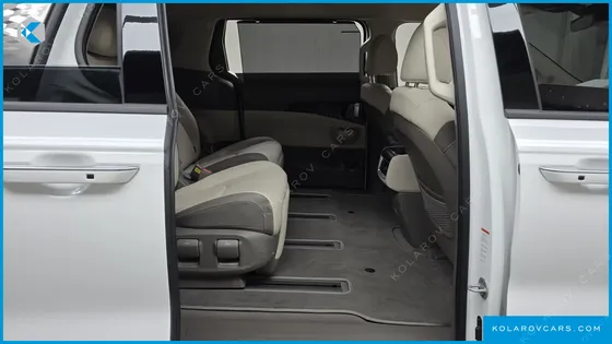 KIA CARNIVAL 7-SEATER SIGNATURE