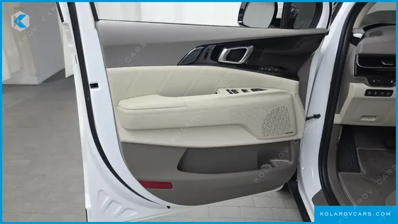 KIA CARNIVAL 7-SEATER SIGNATURE