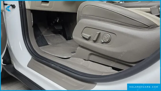 KIA CARNIVAL 7-SEATER SIGNATURE