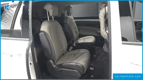 KIA CARNIVAL 9-SEATER SIGNATURE