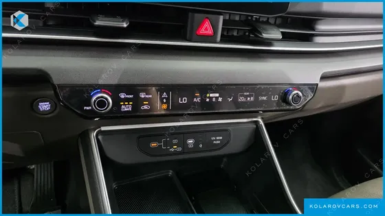 KIA CARNIVAL 7-SEATER NOBLESSE