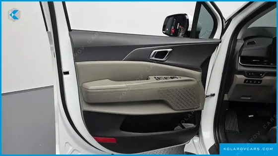 KIA CARNIVAL 7-SEATER NOBLESSE