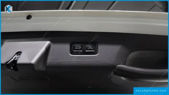 KIA CARNIVAL 7-SEATER NOBLESSE
