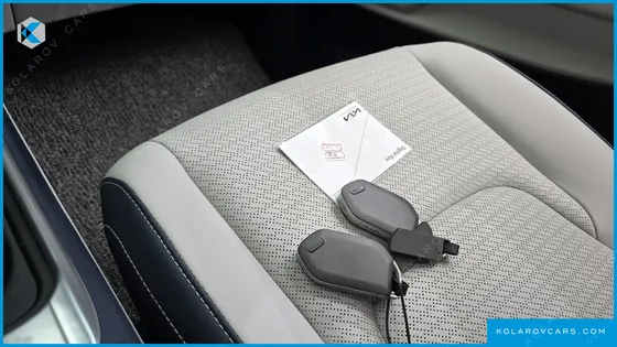 KIA CARNIVAL HEV 9SEATER GRAVITY