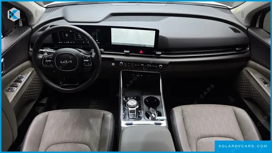 KIA CARNIVAL 9-SEATER NOBLESSE