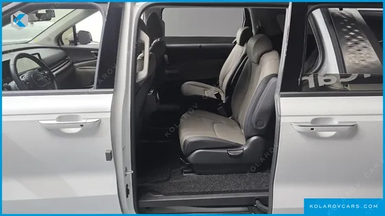 KIA CARNIVAL 9-SEATER NOBLESSE