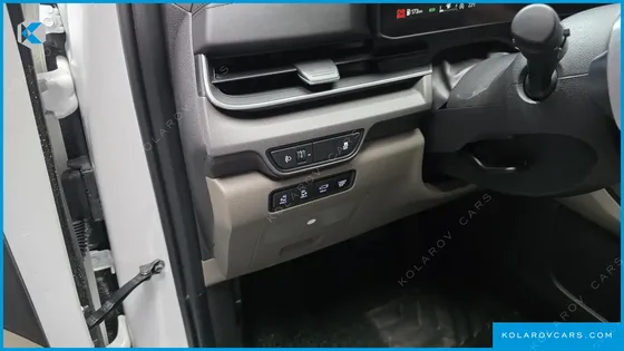 KIA CARNIVAL 9-SEATER NOBLESSE