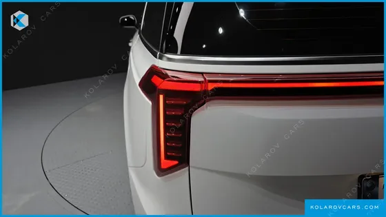 KIA CARNIVAL 9-SEATER NOBLESSE