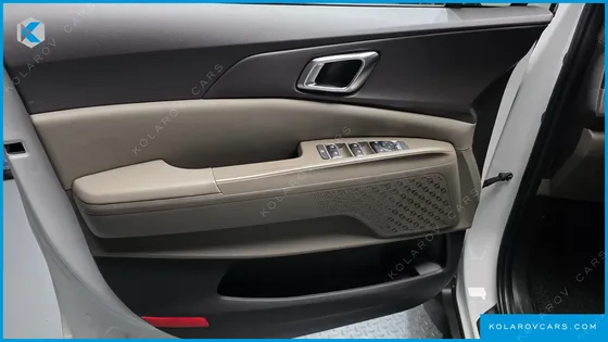 KIA CARNIVAL 9-SEATER NOBLESSE