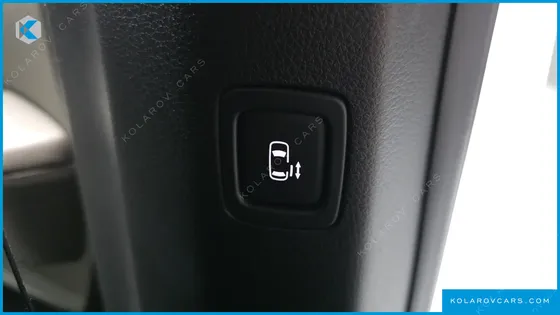 KIA CARNIVAL 9-SEATER NOBLESSE