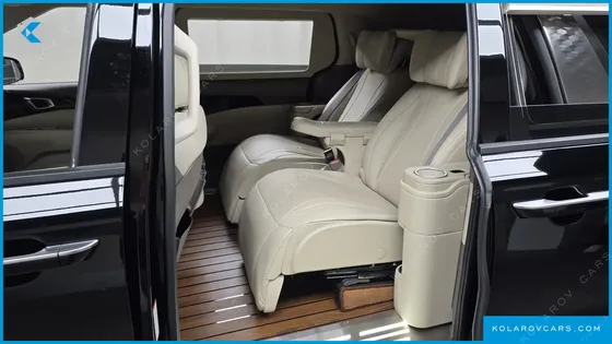 KIA CARNIVAL GASOLINE 9-SEATER HI LIMOUSINE