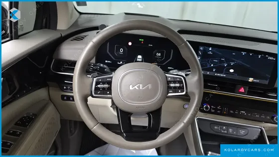 KIA CARNIVAL GASOLINE 9-SEATER HI LIMOUSINE